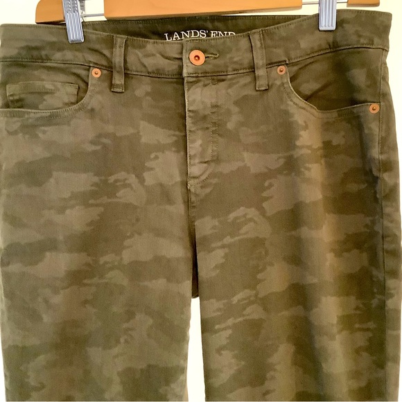 Lands’ End Camo Jeans - Picture 4 of 8